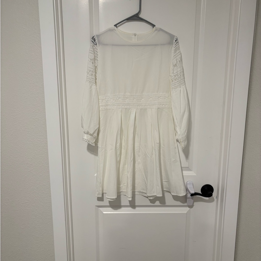 Elegant White Lace Mini Dress